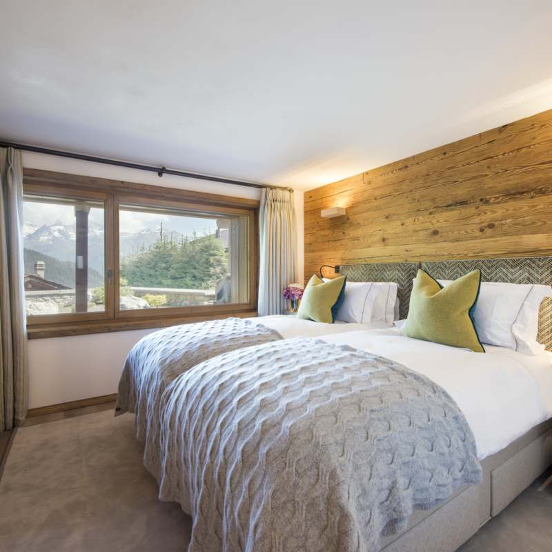 Twin Bedroom 