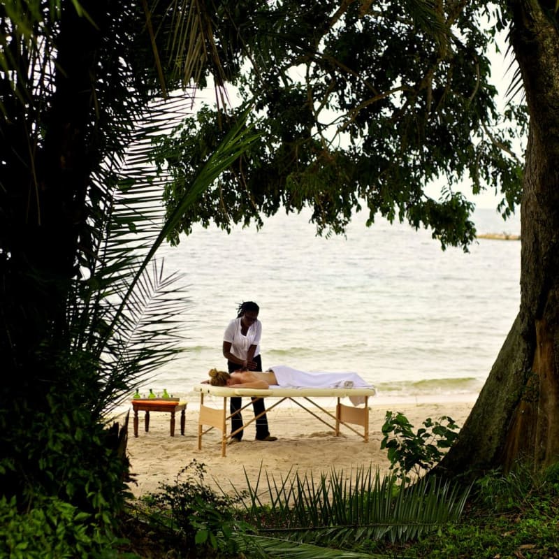 Massage on the beach - Rubondo Island Lodge