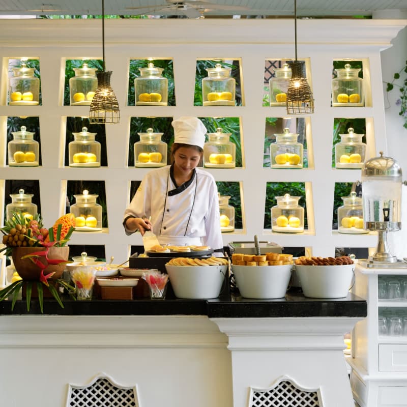 Issara Cafe 