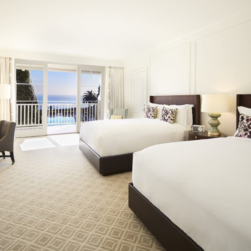 Double Queen Guestroom 