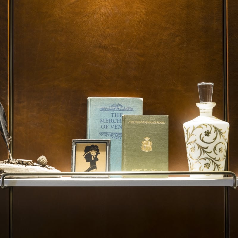 Guestroom Detail - Perry Lane Hotel
