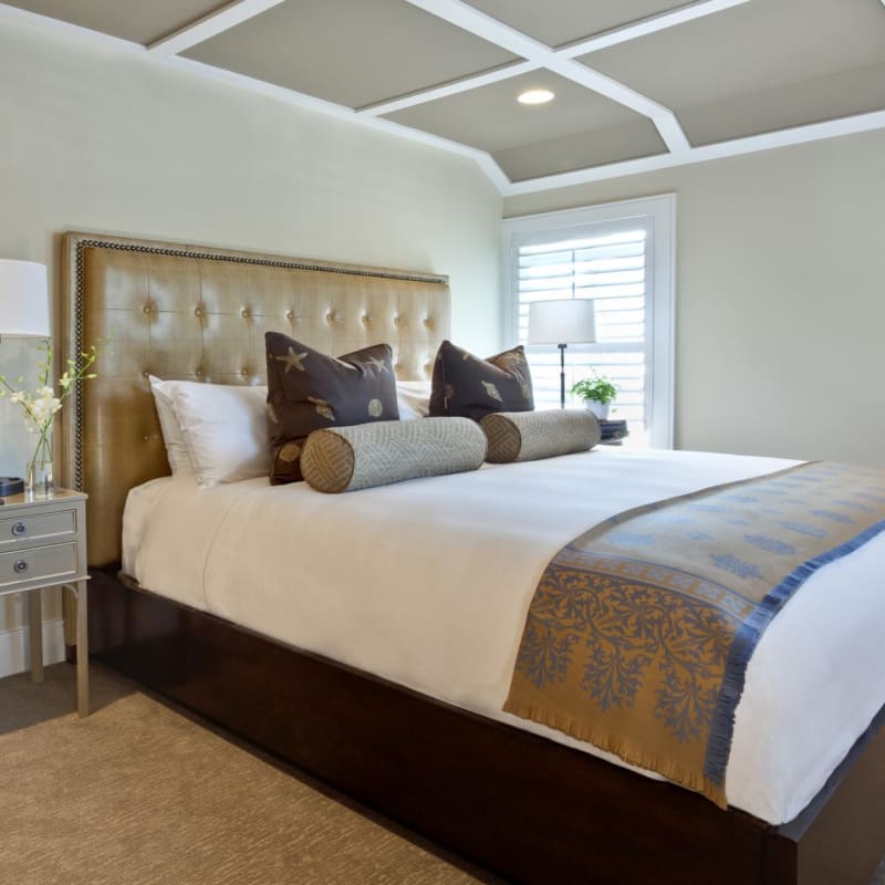 King Bedroom - White Elephant Village