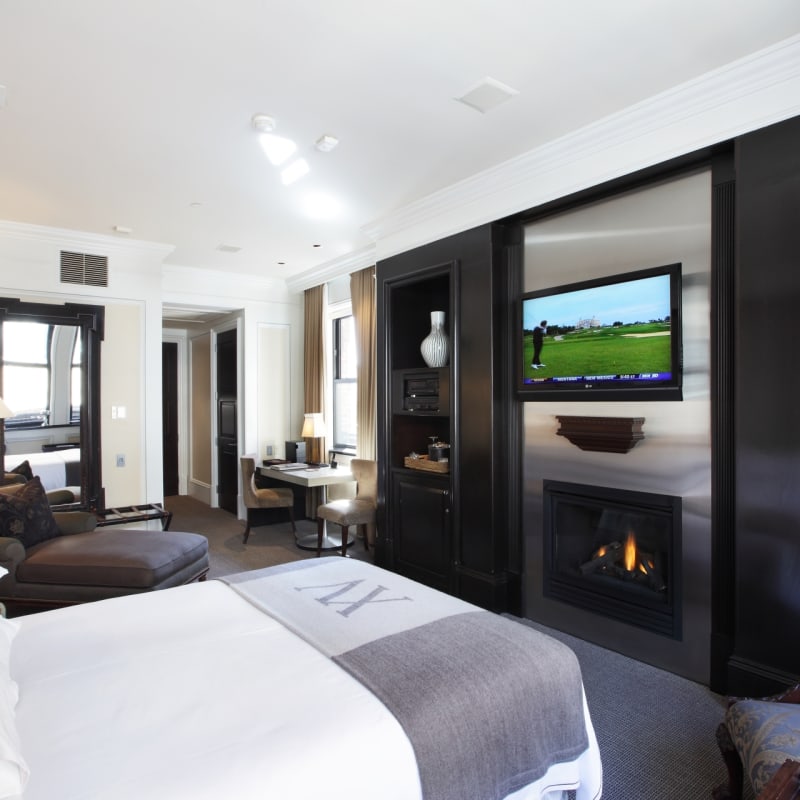 Contemporary Classic Room - XV Beacon 