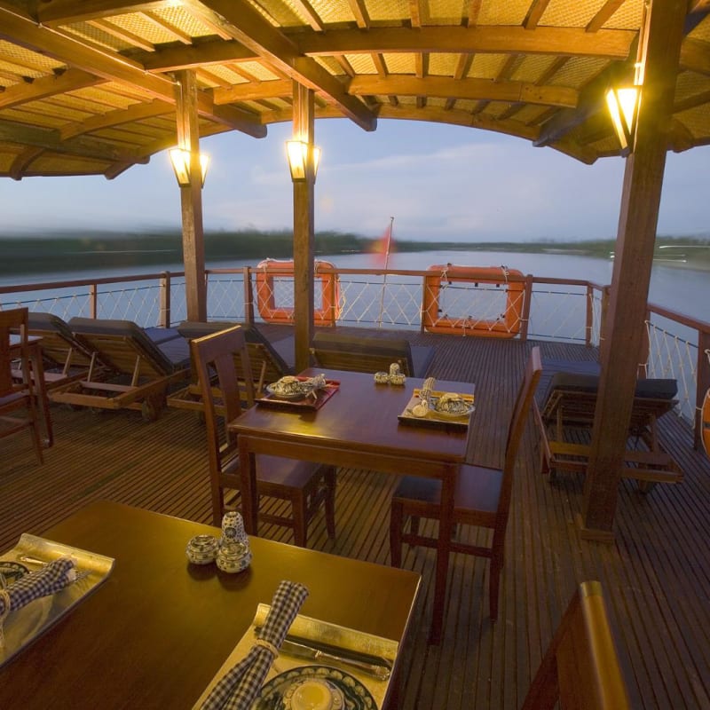 Dining on board - Bassac Boat 