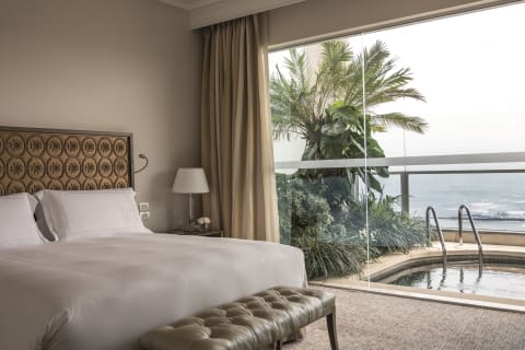Presidential Pool Suite