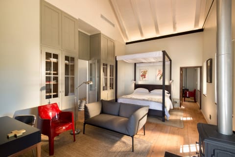 Farmhouse Suite