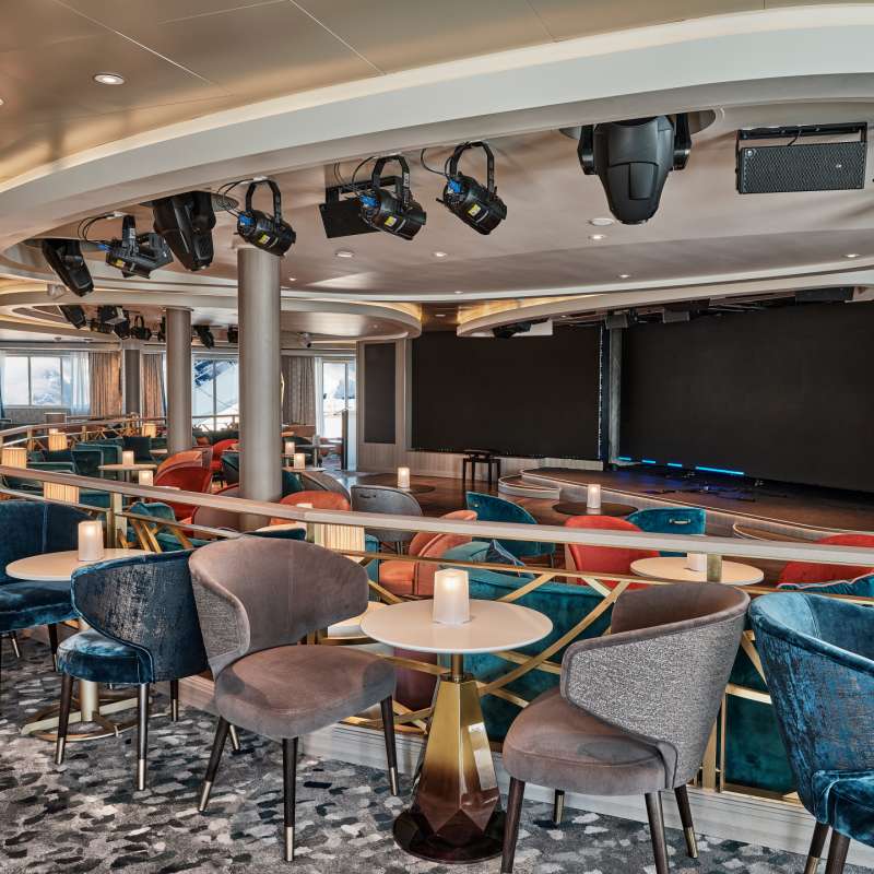 Explorer Lounge 2
