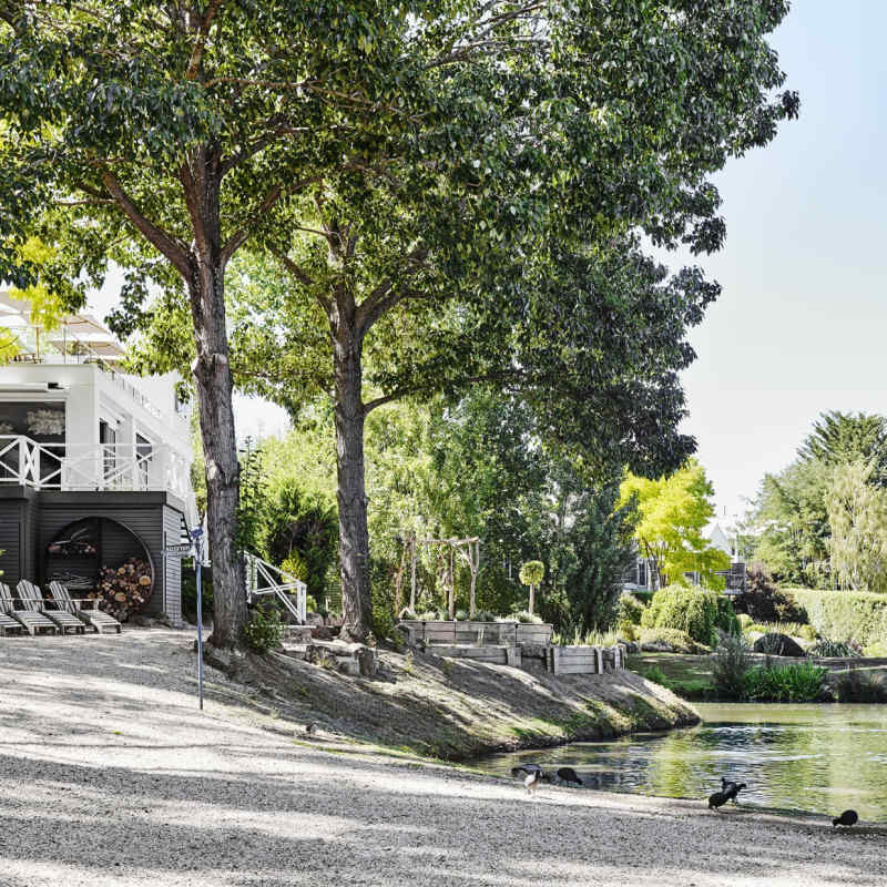 Foreshore - Lake House 
