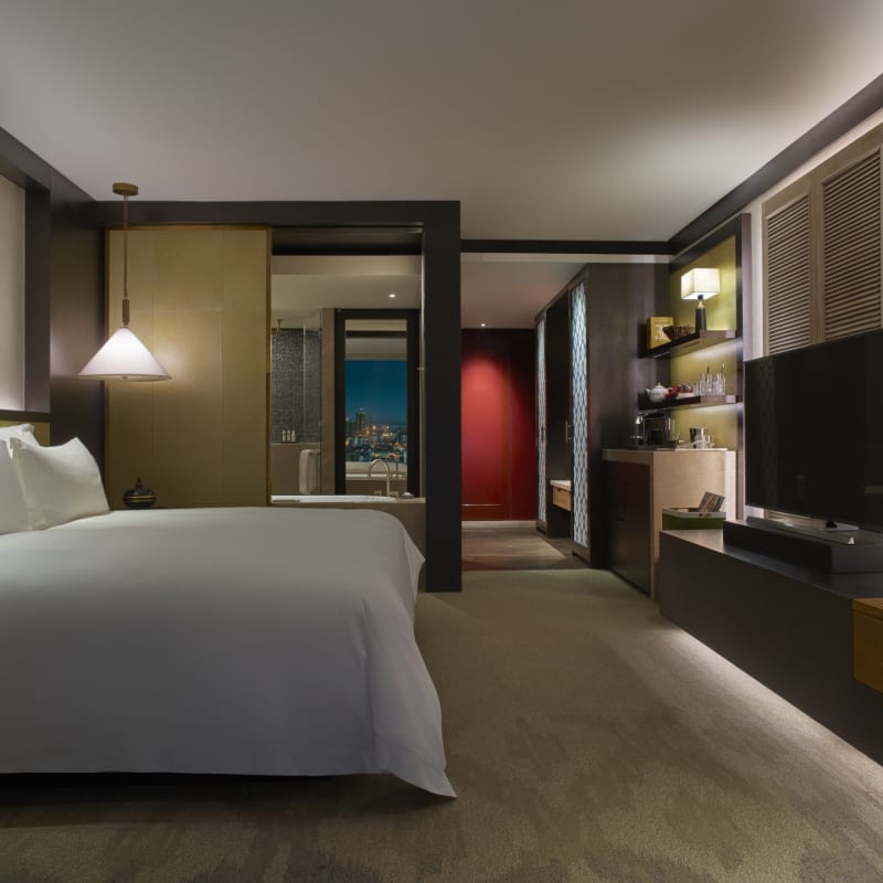 Executive Bedroom - Rosewood Phonm Penh