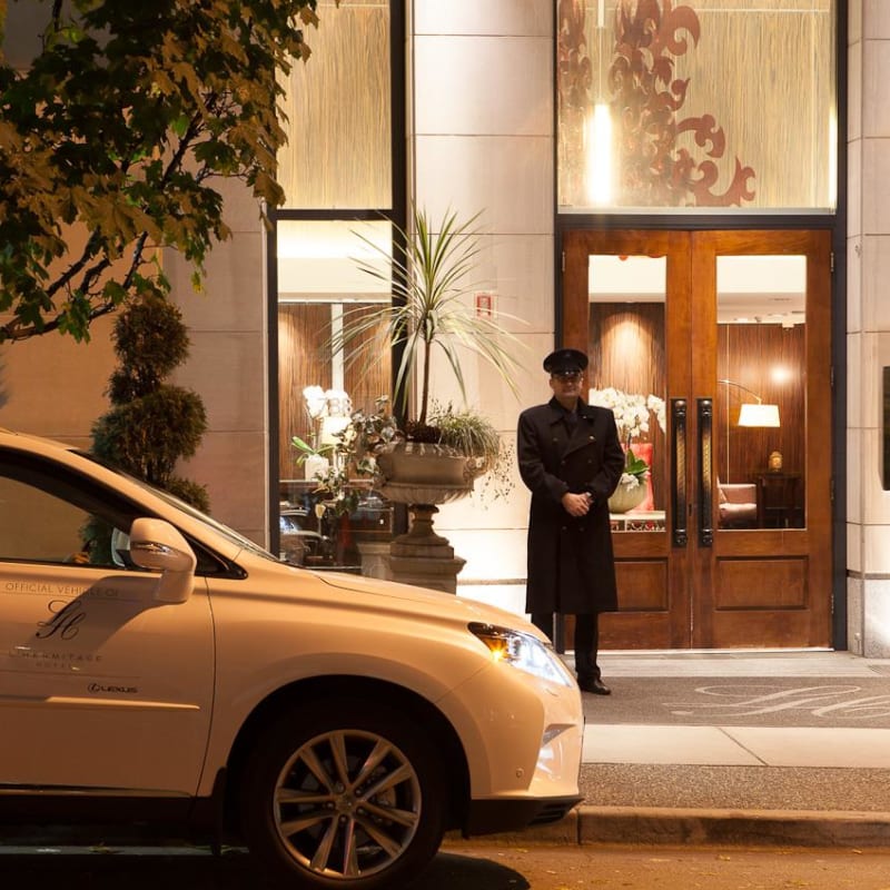 Hotel entrance - L'Hermitage Vancouver