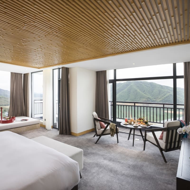 Upper Lake View Room