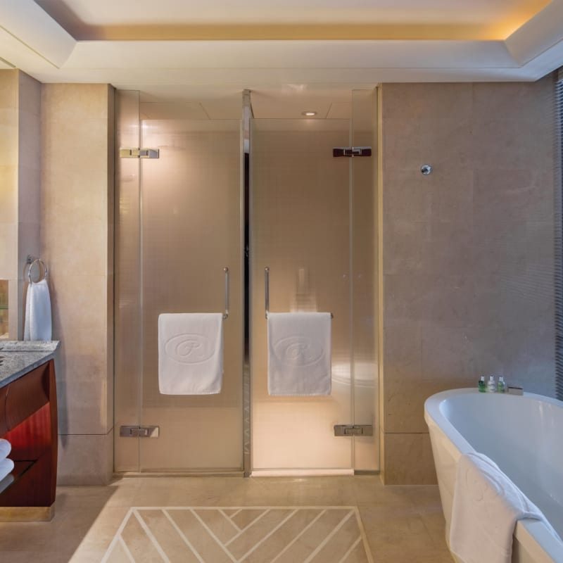 Executive Room Bathroom - Regent Beijing