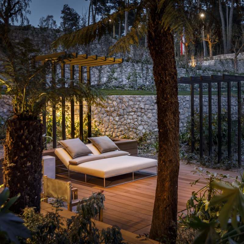 Outside lounge