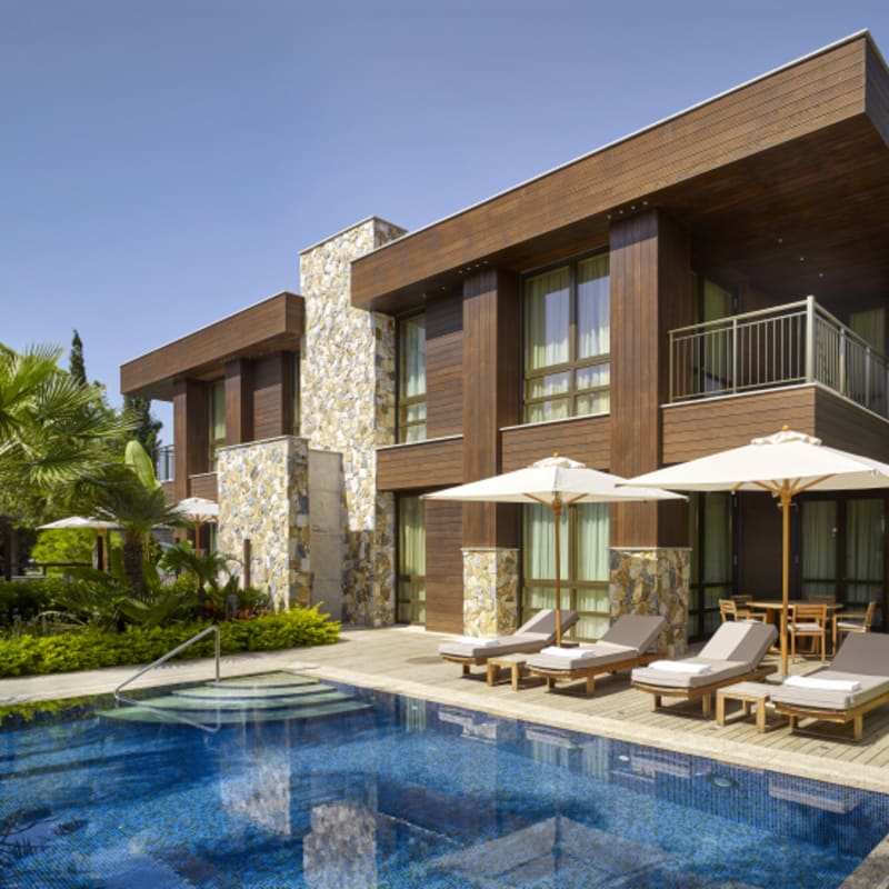  3bed Villa - Pool Day LR 