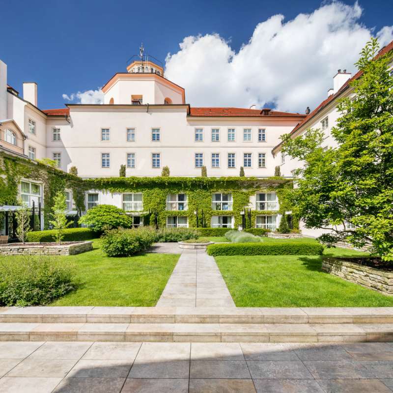 Mandarin Oriental Prague - gardens 