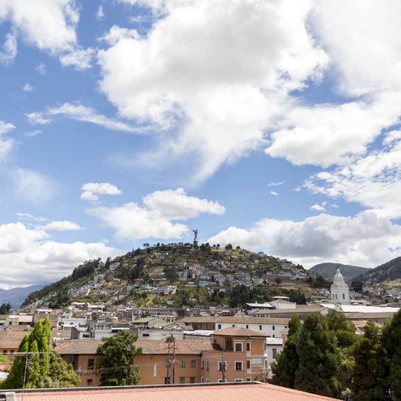 Panecillo Hill views - Illa Experience Hotel