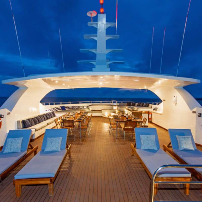 Infinity Galapagos Yacht - sunbeds 