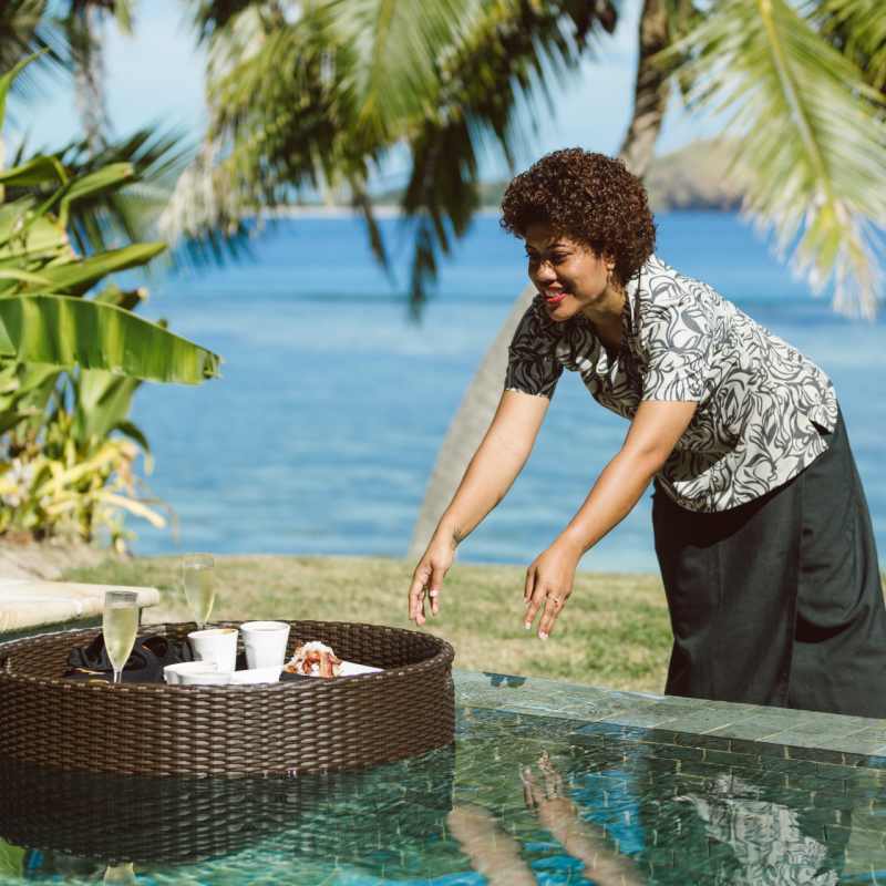 Floating Breakfast Dining  