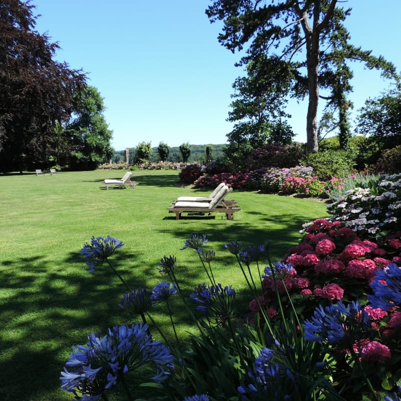 Gardens - Chateau La Chenevière