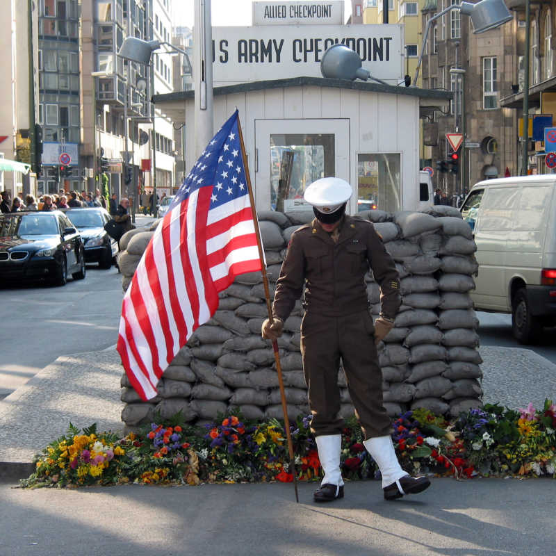 World Warr II - US Checkpoint Charlie