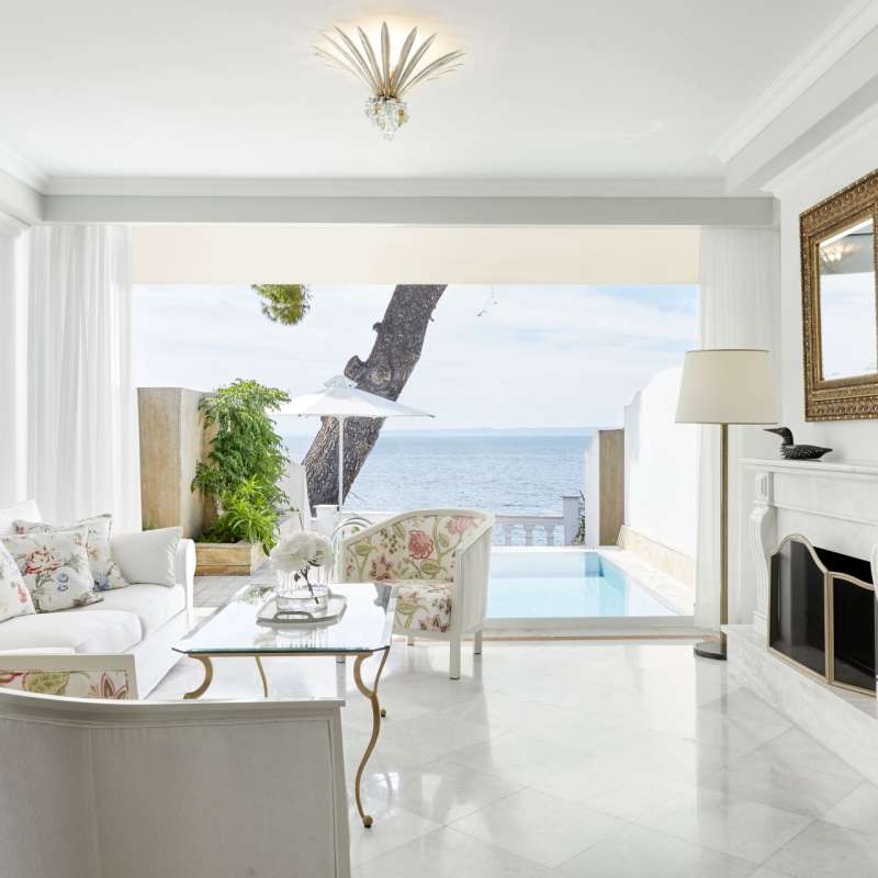 Executive Pool Suite 