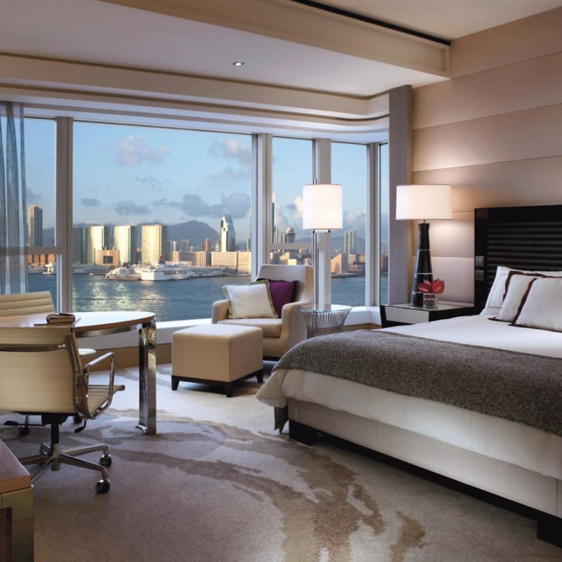 Suite Bedroom - Four Seasons Hong Kong
