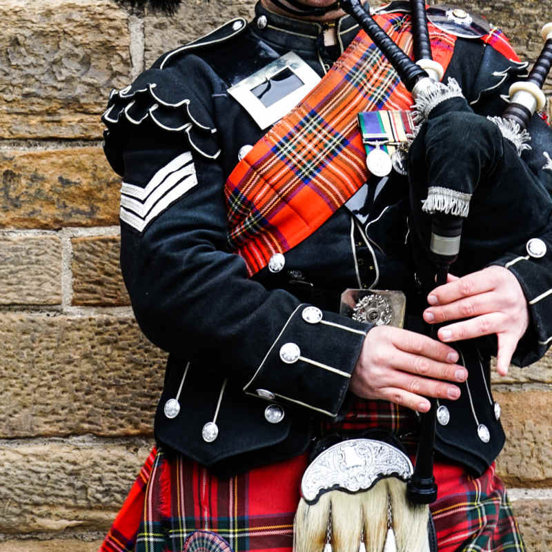 Scotland - Bagpiper 