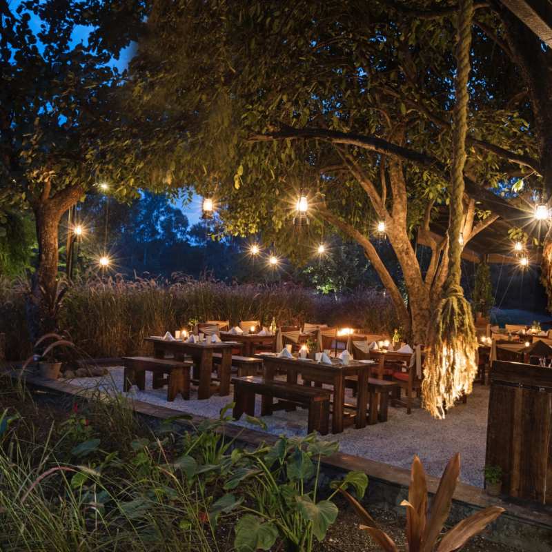 Outdoor Dining - Jehan Numa Retreat