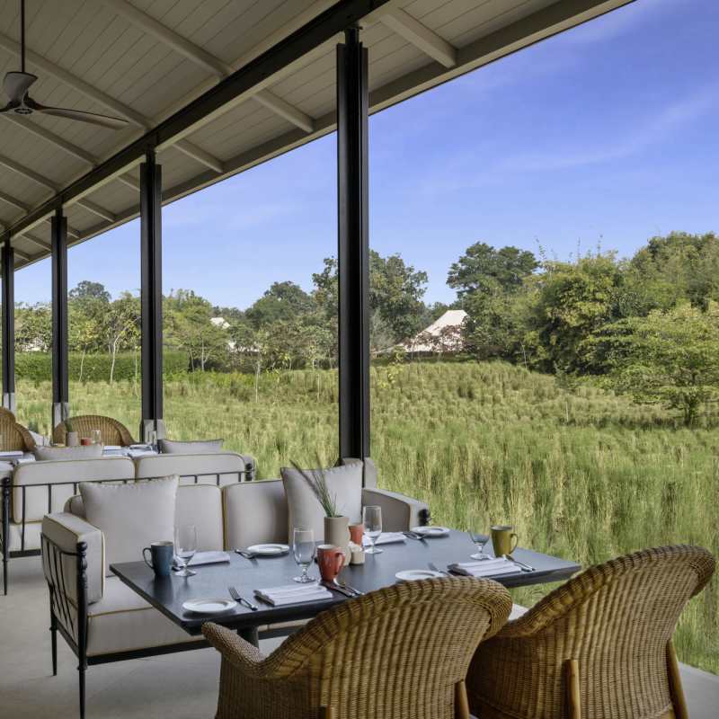 Outdoor Dining - The Oberoi Vindhyavilas 