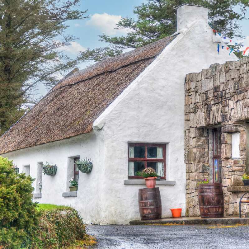 Connemarra Thatched Cottage 