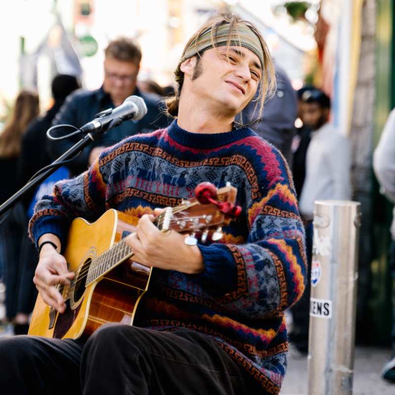 Street musician 