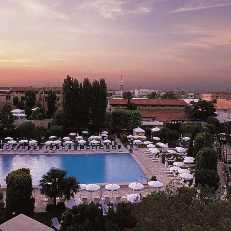 Pool at night 