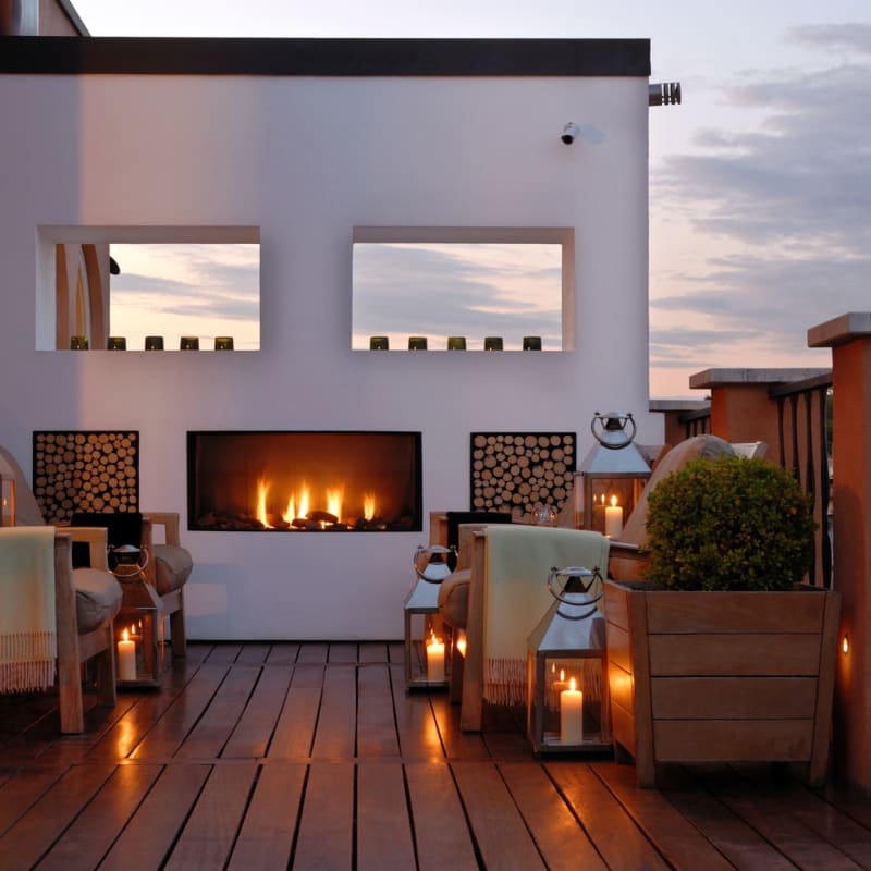 Roof terrace at night - Portrait Roma