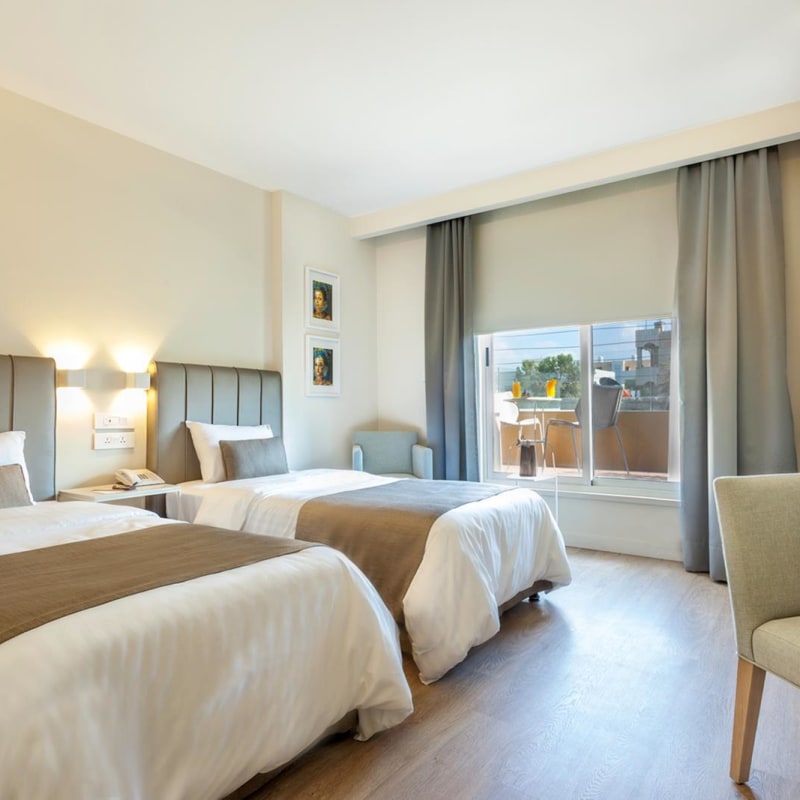 Twin Executive Room with Terrace - Al Qasr Metropole