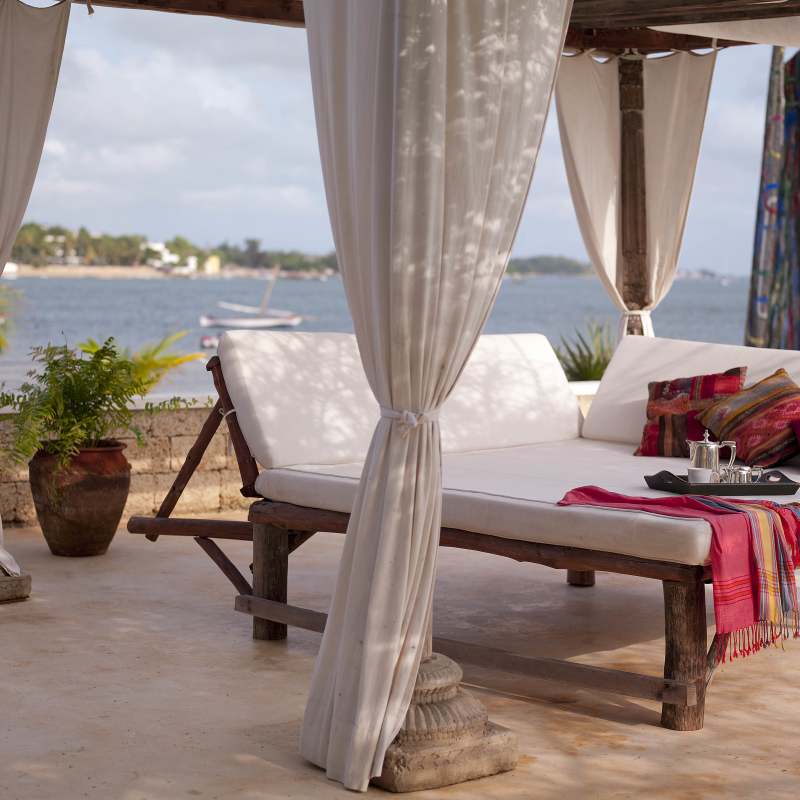 Daybed - The Majlis Hotel