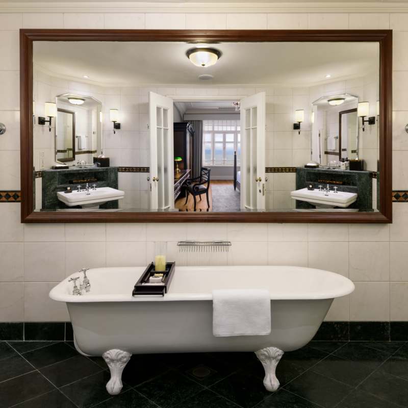 Straits Suite Bathroom 