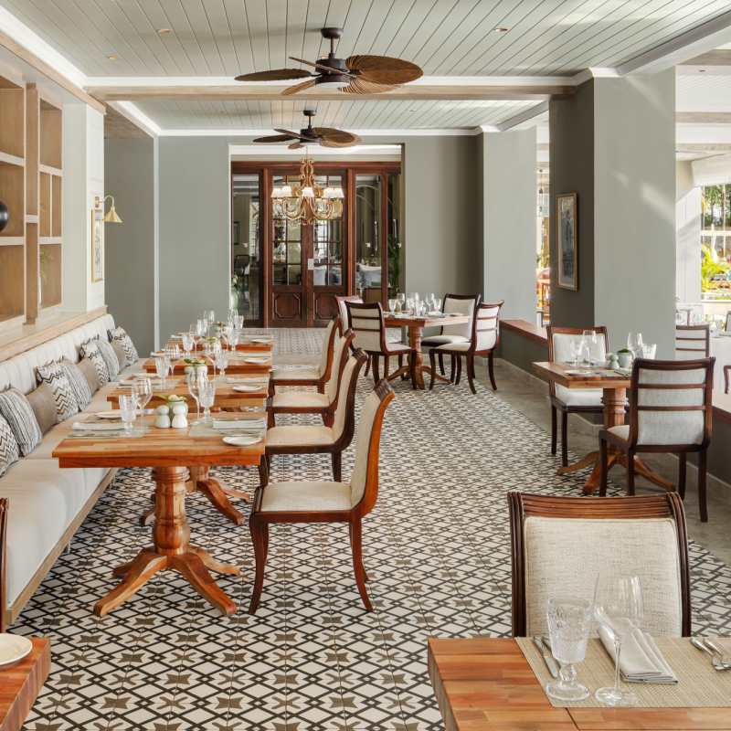 la manoir diningroom