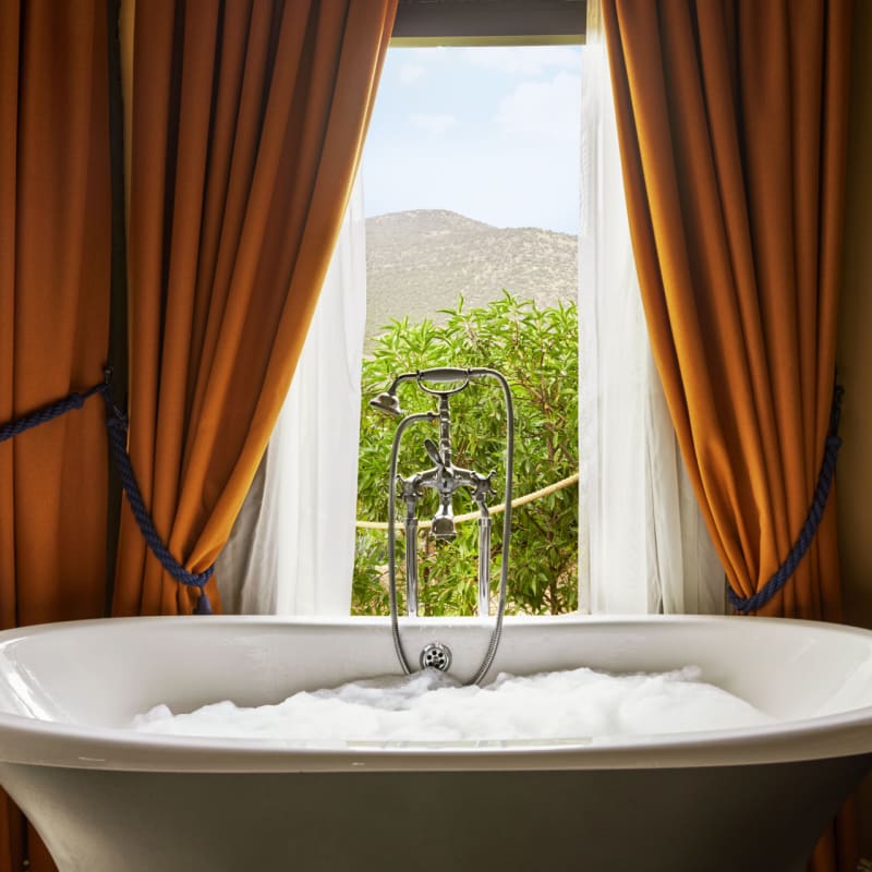 Bathtub