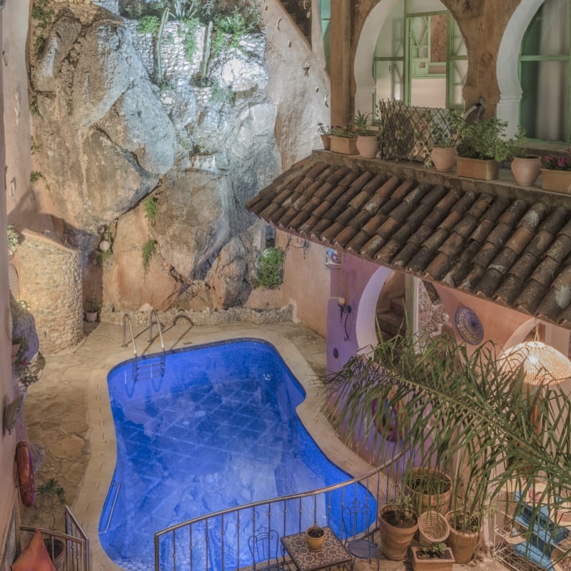 Swimming pool