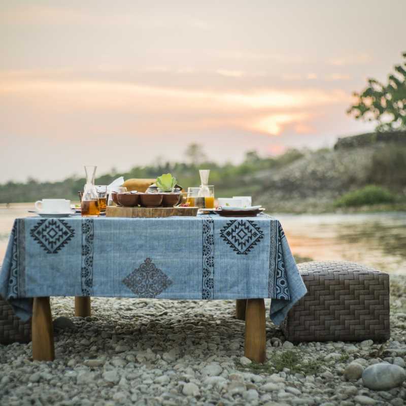 Breakfast in the park - Meghauli Serai