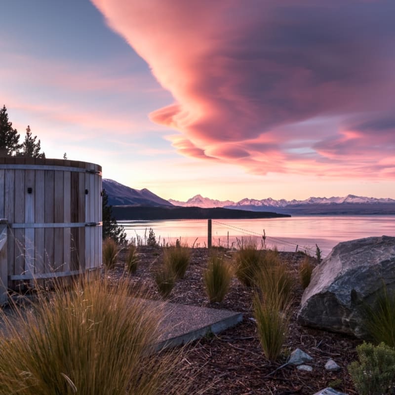 Outdoors - Mt Cook Lakeside Retreat