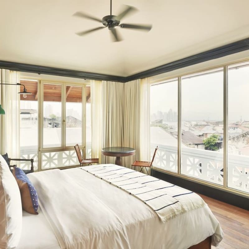 Beautiful guest rooms - American Trade Hotel
