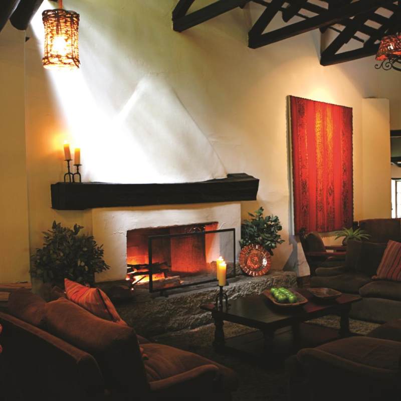 Lobby lounge area - Inkaterra Machu Picchu 
