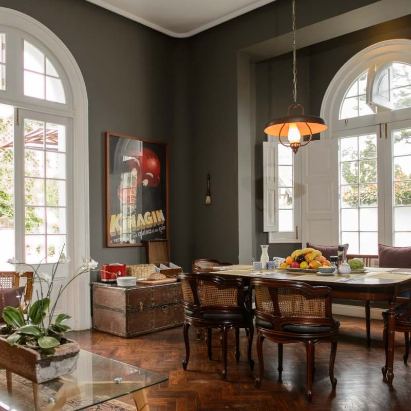 breakfast area