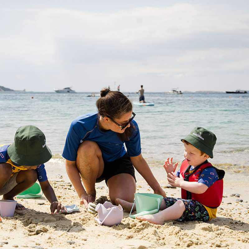 Children paying on the beach