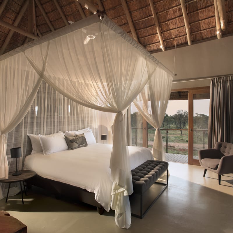 Villa master bedroom - Mhondoro Game Lodge
