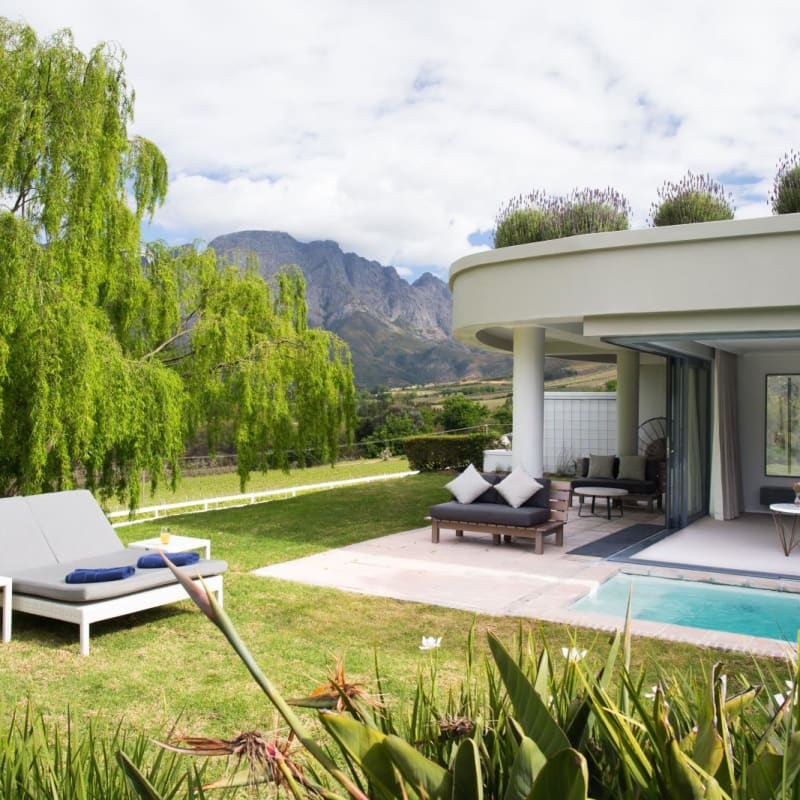 Cap Classique Pool - Mont Rochelle
