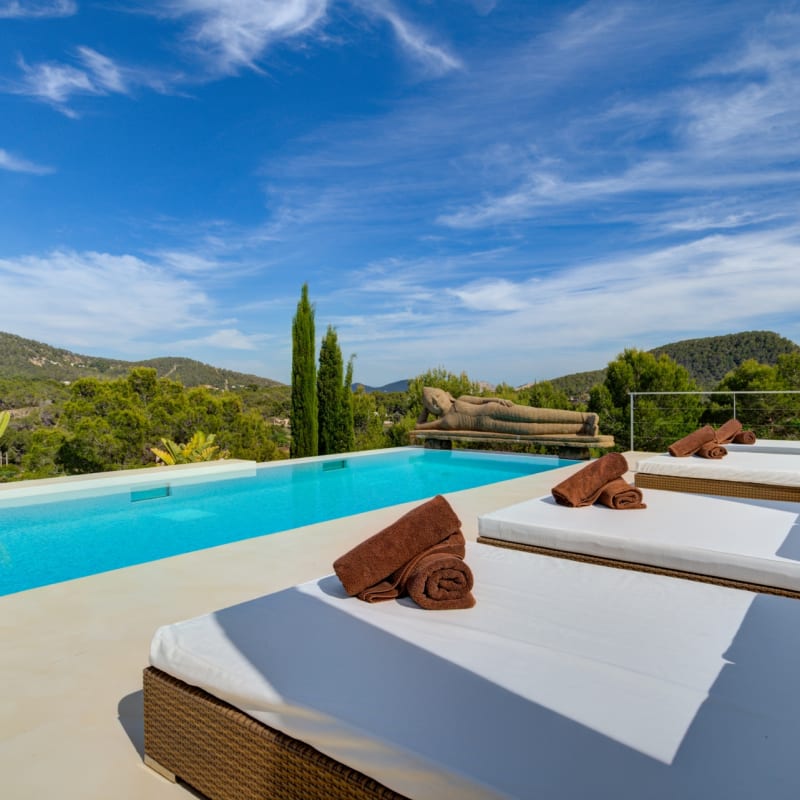 Poolside Views - Villa Lapwing