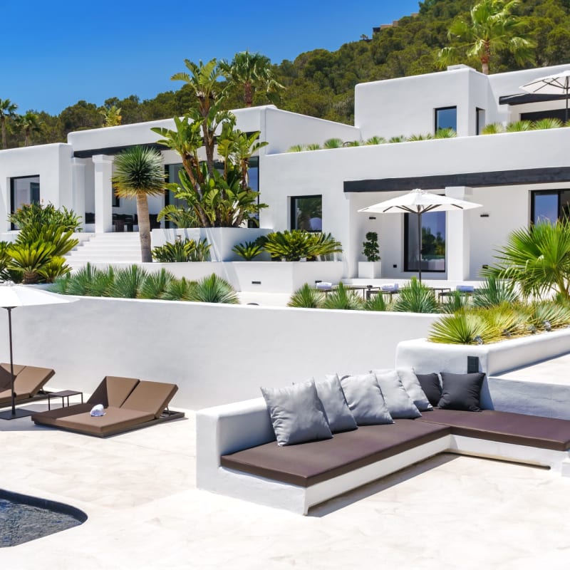 Poolside Lounge - Villa Osprey