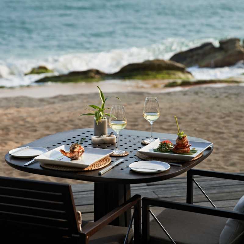 Beach Dining 